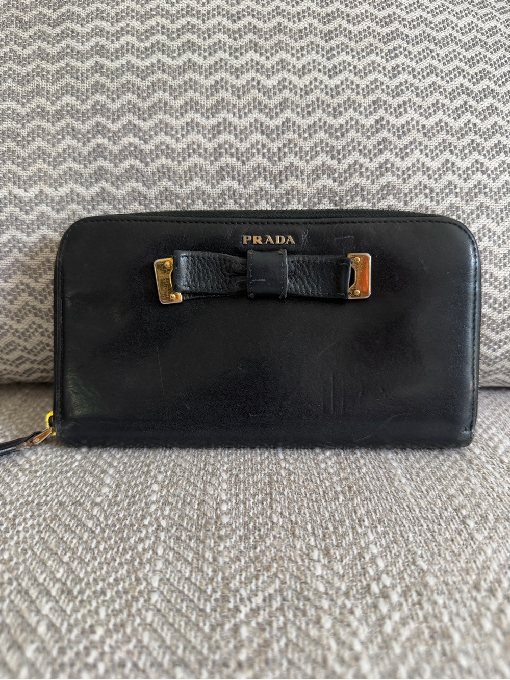 Prada Black Leather Bow Zip Around Wallet Red Interior w/ Authenticity Cards